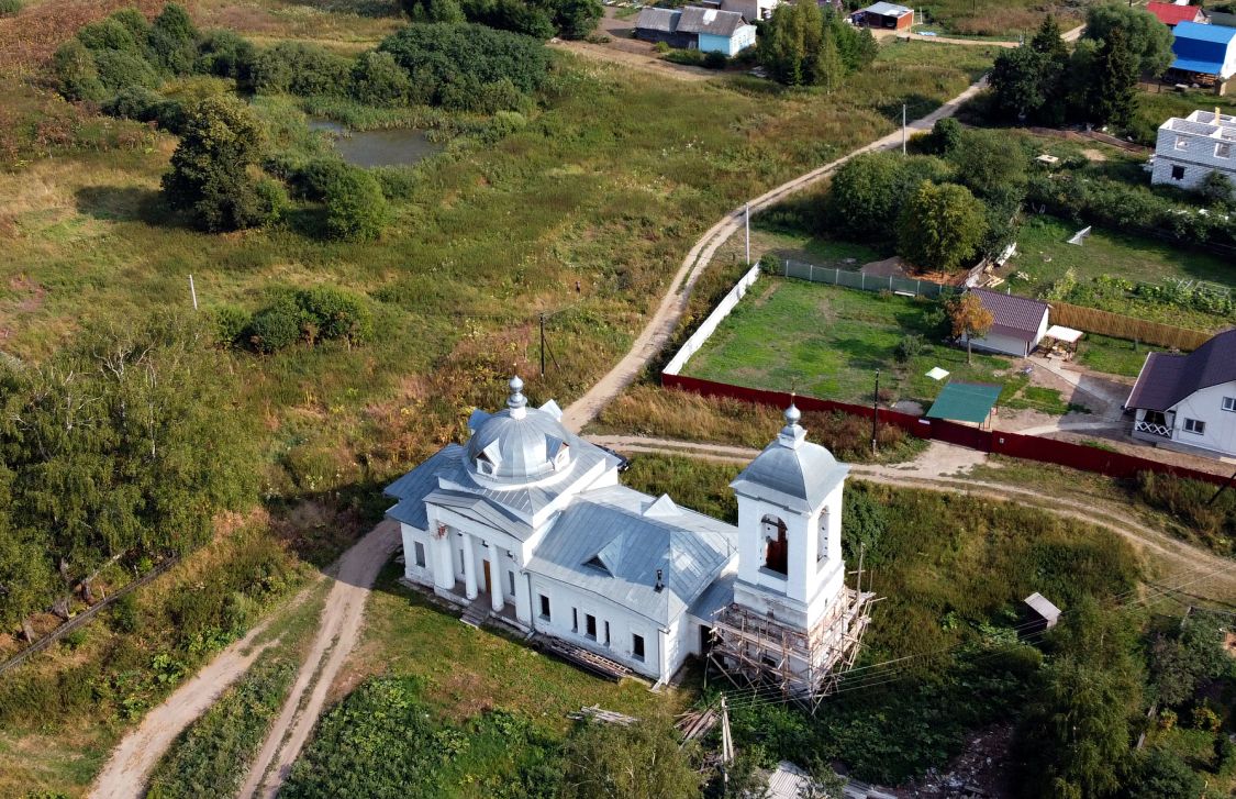 Церковь Покрова Пресвятой Богородицы, Малая Брембола (Переславский район и г. Переславль-Залесский, Ярославская область). общий вид в ландшафте