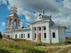 Малая Брембола. Церковь Покрова Пресвятой Богородицы