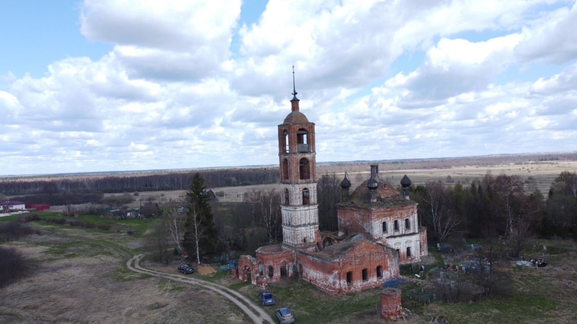 Церковь Георгия Победоносца, Ивановское (Переславский район и г. Переславль-Залесский, Ярославская область). общий вид в ландшафте