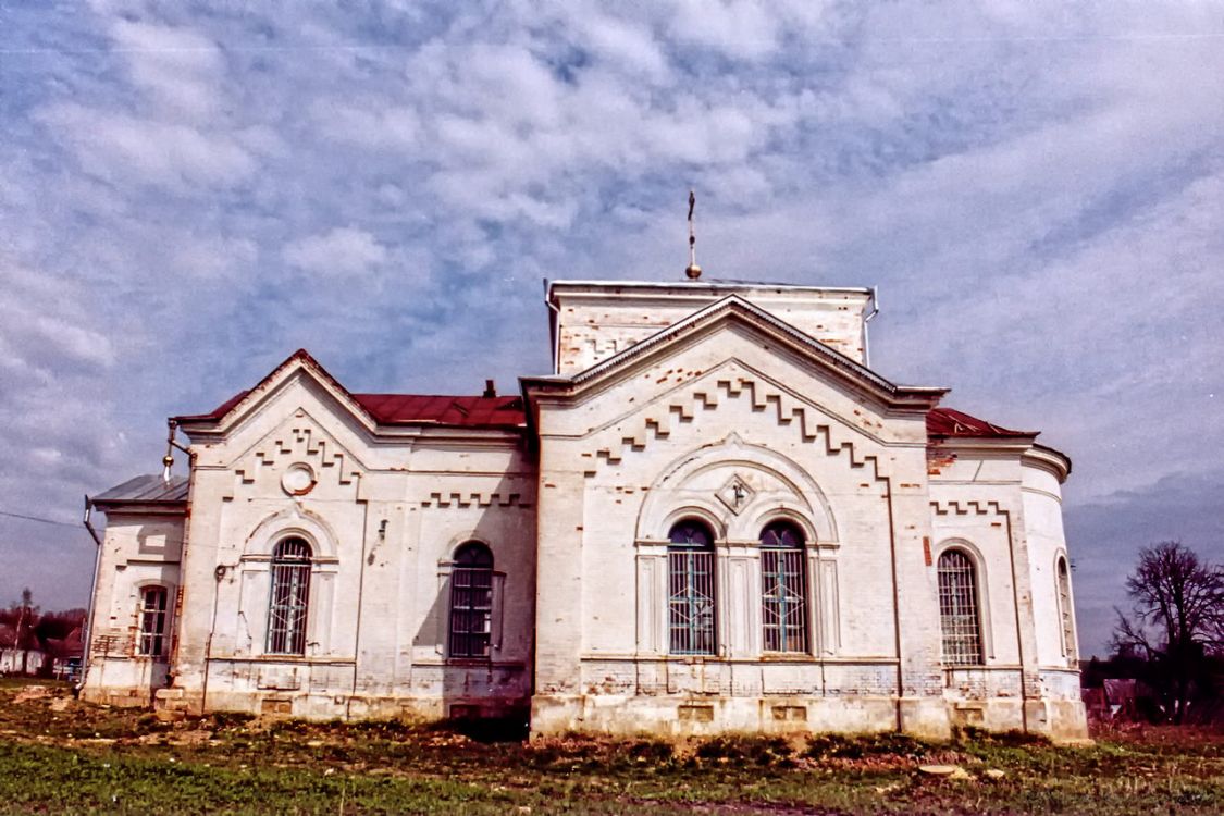 Церковь Иоанна Богослова, Протасово (Дубенский район, Тульская область). фасады, Вид церкви до реставрации. Примерная дата съёмки: 2005 год