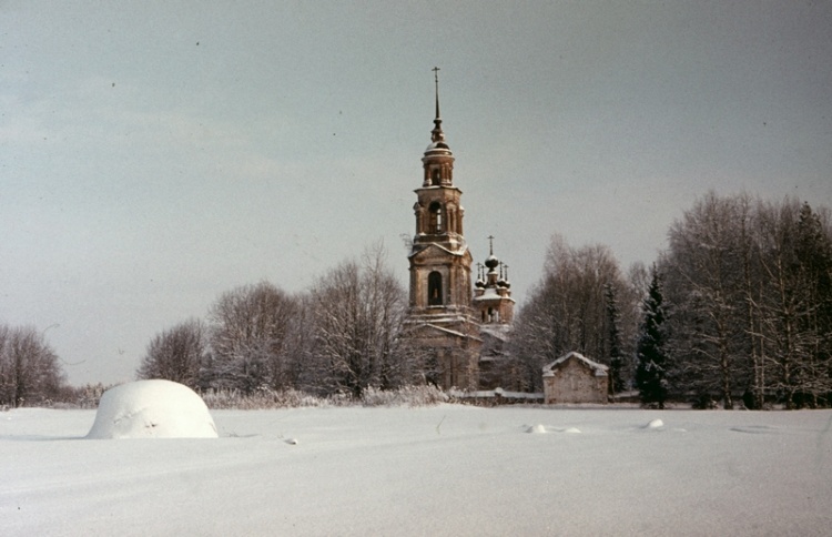 Никола-Остров, урочище. Церковь Николая Чудотворца. общий вид в ландшафте