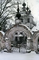 Церковь Ризоположения (Положения честной ризы Пресвятой Богородицы во Влахерне), Святые ворота<br>, Жуково, урочище, Чухломский район, Костромская область