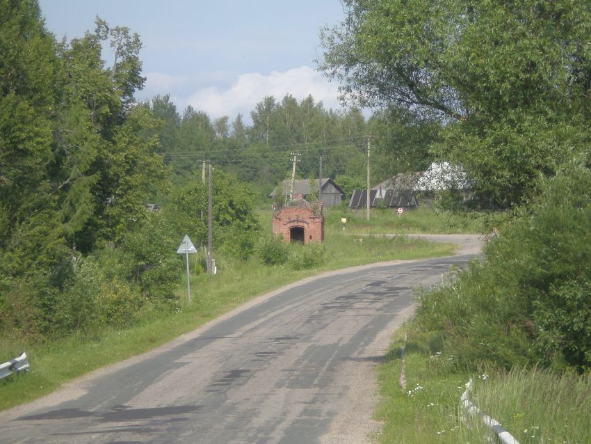 Неизвестная часовня, Бабаево (Угличский район, Ярославская область). общий вид в ландшафте