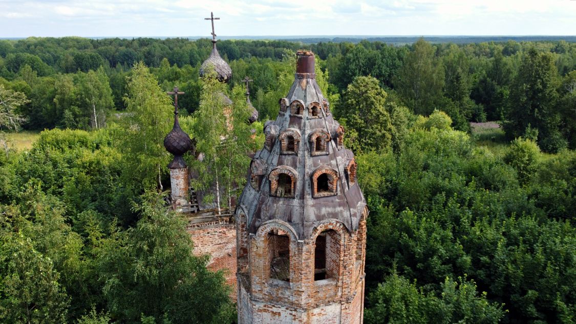 Церковь Воскресения Христова, Воскресенье-Глазуново, урочище (Чухломский район, Костромская область). архитектурные детали