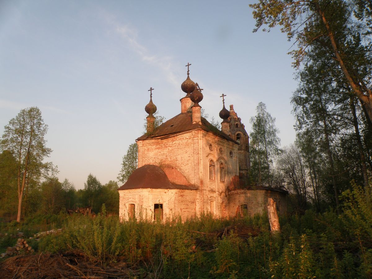 Церковь Воскресения Христова, Воскресенье-Глазуново, урочище (Чухломский район, Костромская область). фасады