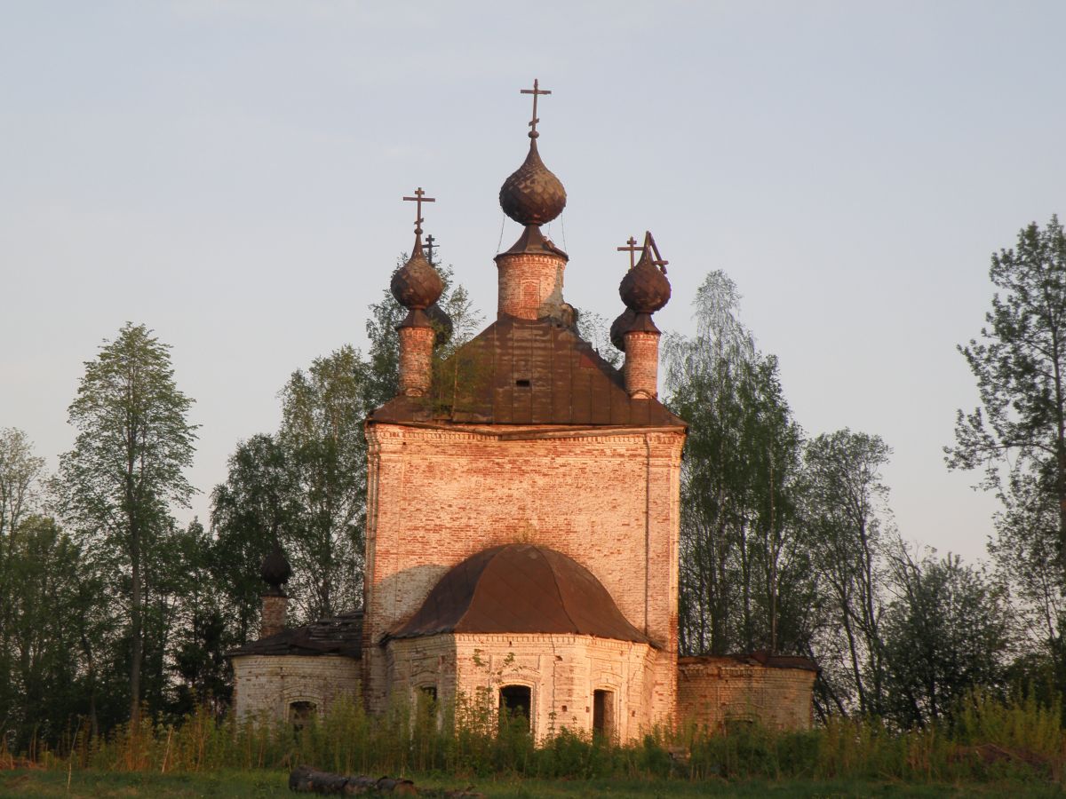 Церковь Воскресения Христова, Воскресенье-Глазуново, урочище (Чухломский район, Костромская область). фасады