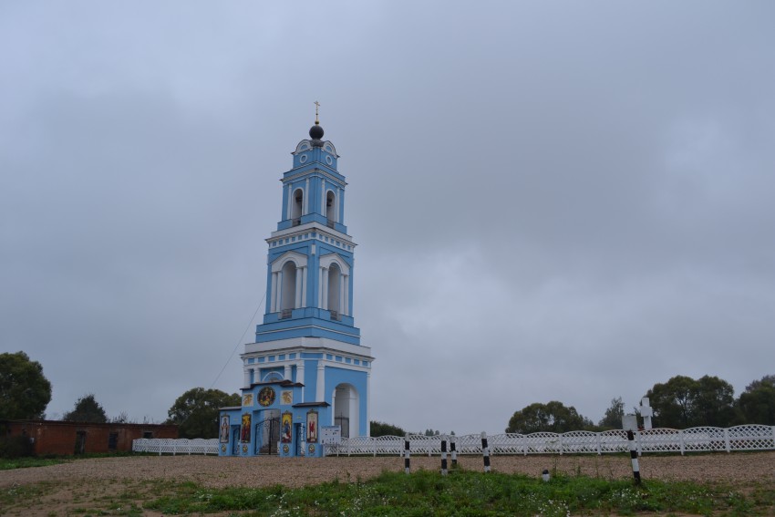 Чертень. Колокольня церкви Рождества Пресвятой Богородицы. общий вид в ландшафте