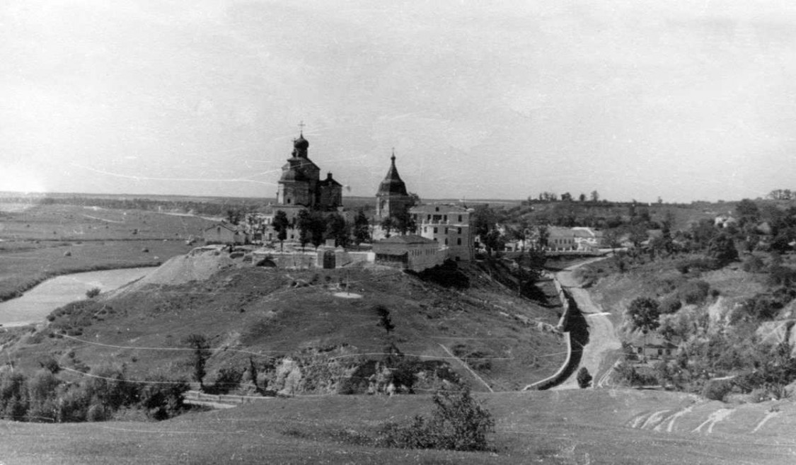 Рождества Пресвятой Богородицы Молченский женский монастырь, Путивль (Конотопский район, Украина, Сумская область). архивная фотография, Общий вид монастыря, 1950-е г.г.