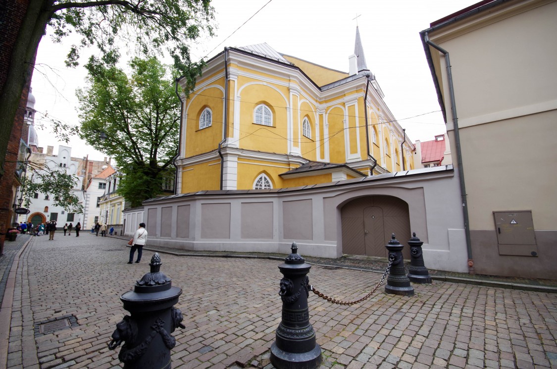 Церковь Алексия, человека Божия, Рига (Рига, город, Латвия). фасады, Алтарная часть церкви.