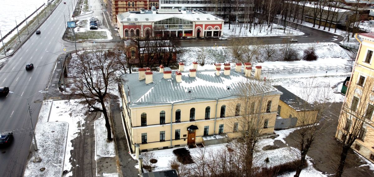 Домовая церковь Ксении Петербургской при бывшей Епархиальной благотворительной больнице, Центральный район (Санкт-Петербург, г. Санкт-Петербург). общий вид в ландшафте