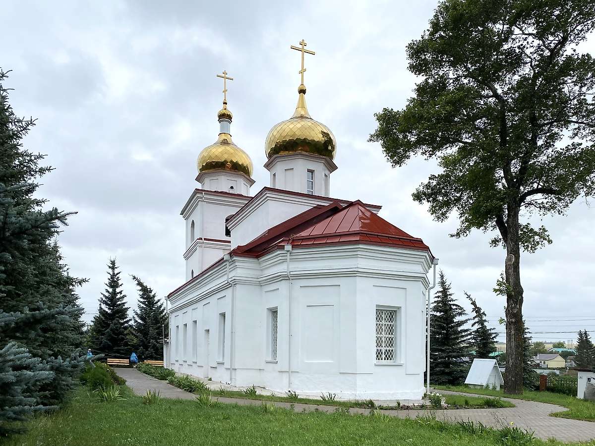 Вид с востока, фасады. Церковь Димитрия Солунского, Надеждино (Белебеевский район, Республика Башкортостан)