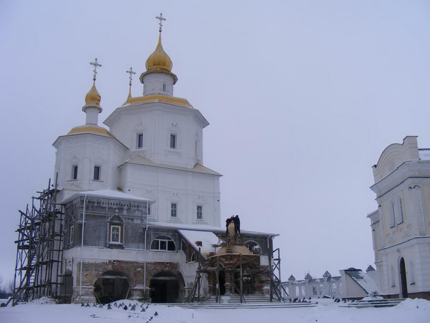 Путивль. Рождества Пресвятой Богородицы Молчанский женский монастырь. фасады