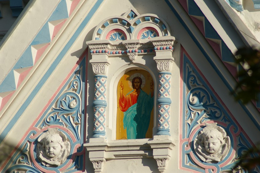 Даугавпилс. Кафедральный собор Бориса и Глеба. архитектурные детали, Икона над входом.