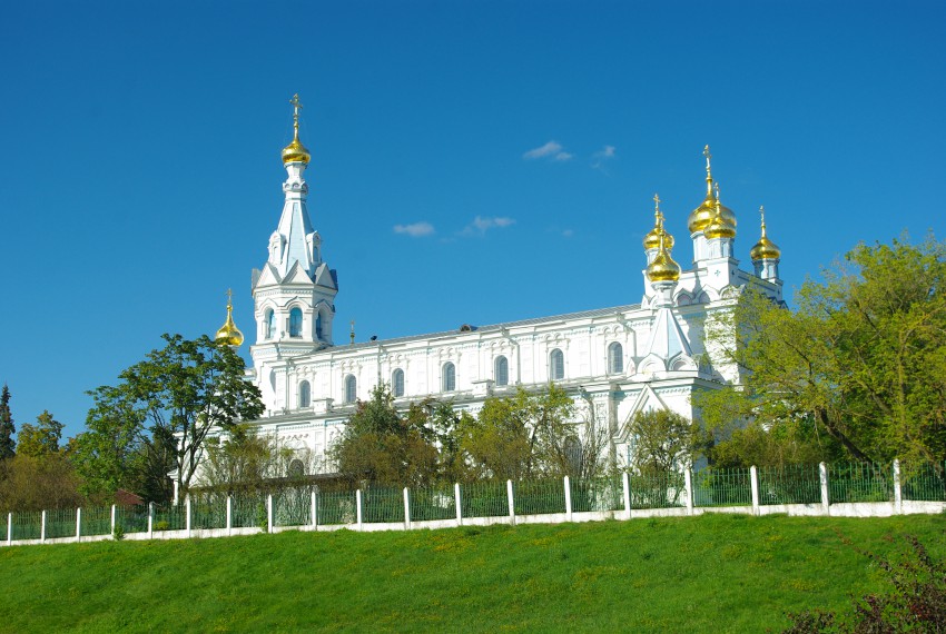 Даугавпилс. Кафедральный собор Бориса и Глеба. фасады, Вид с моста.