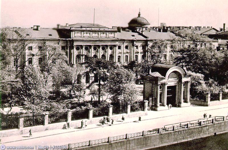 Центральный район. Домовая церковь Покрова Пресвятой Богородицы при бывшем Николаевском сиротском институте. архивная фотография, фото с сайта pastvu.com