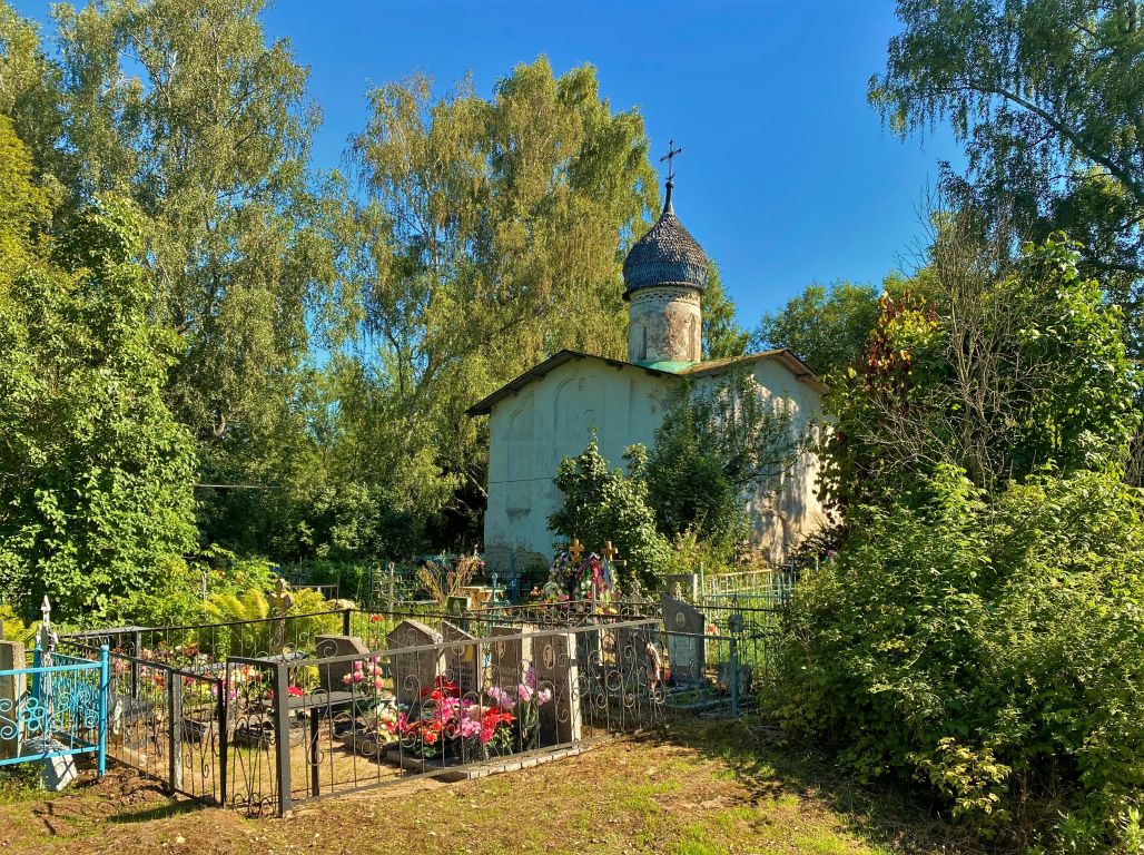 Церковь Воскресения Христова, Пустое Воскресенье (Пыталовский район, Псковская область). общий вид в ландшафте, Вид с юго-запада