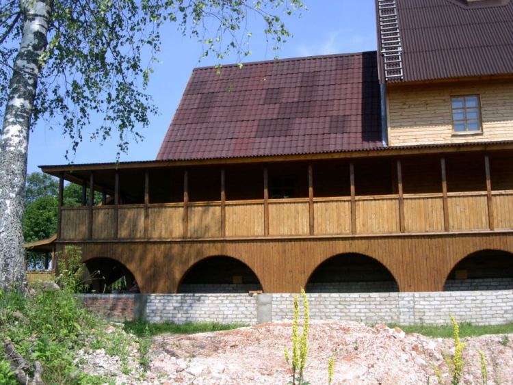 Церковь Спаса Преображения (новая), Молодой Туд (Оленинский район, Тверская область). архитектурные детали, южное гульбище
