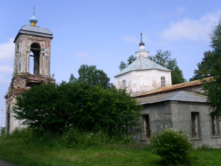 Татево. Церковь Троицы Живоначальной. фасады, вид с юго-запада