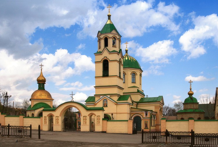 Кафедральный собор Николая Чудотворца, Алчевск (Алчевск, город, Украина, Луганская область). фасады, В 2008 году прошли празднования 200 летия храма.