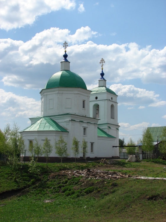 Церковь Рождества Христова, Путимец (Орловский район, Орловская область). фасады