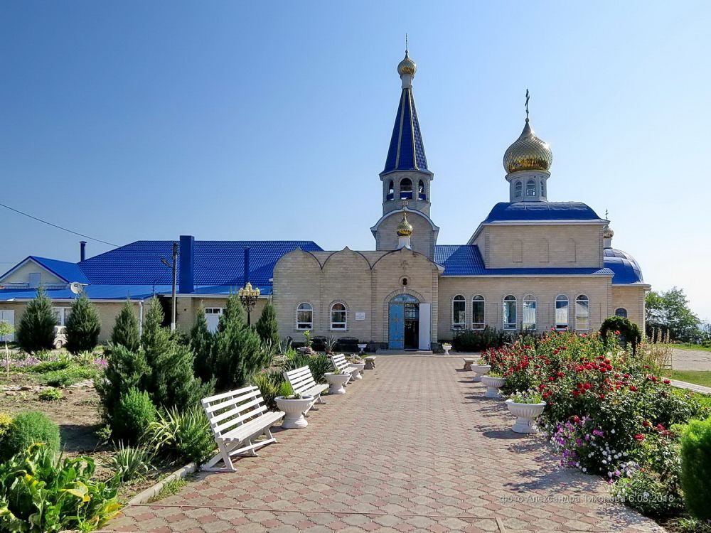 Ейск. Церковь Введения во храм Пресвятой Богородицы. фасады