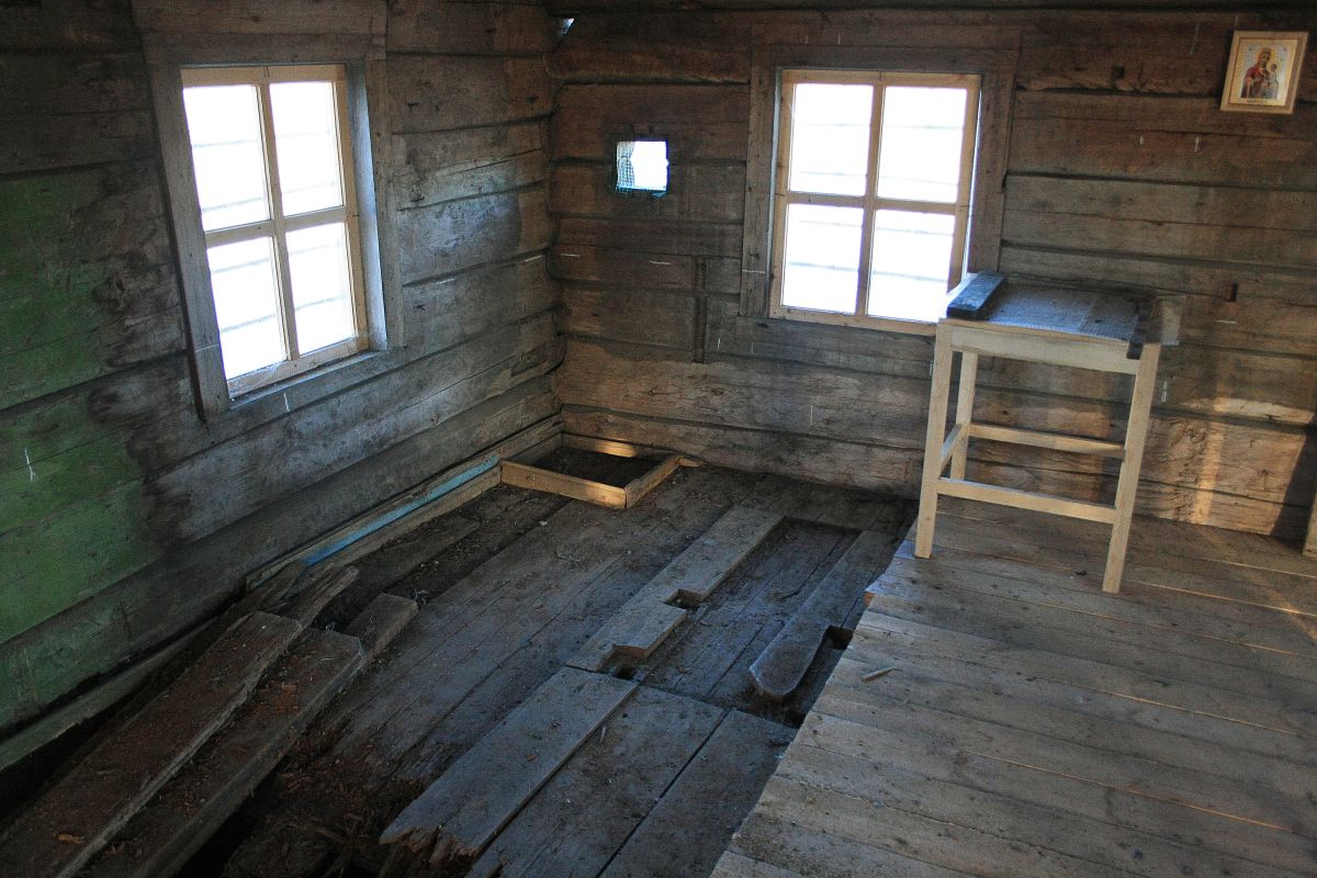 Церковь Николая Чудотворца, Петуховская (Волосовский погост) (Каргопольский район, Архангельская область). интерьер и убранство, След от престола Покрова Пресвятой Богородицы в северной части алтаря