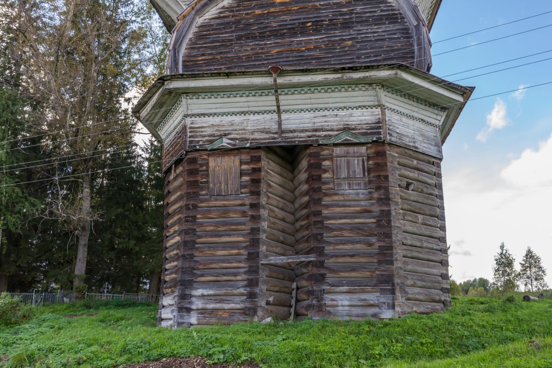 Церковь Рождества Пресвятой Богородицы, Бережная Дуброва (Плесецкий район, Архангельская область). архитектурные детали, Апсида