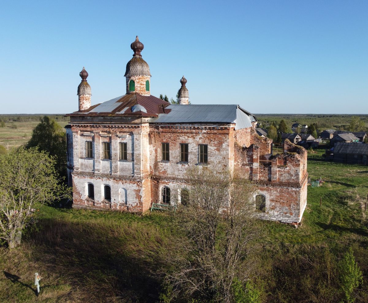 Церковь Троицы Живоначальной, Гора (Меландово) (Холмогорский район, Архангельская область). фасады