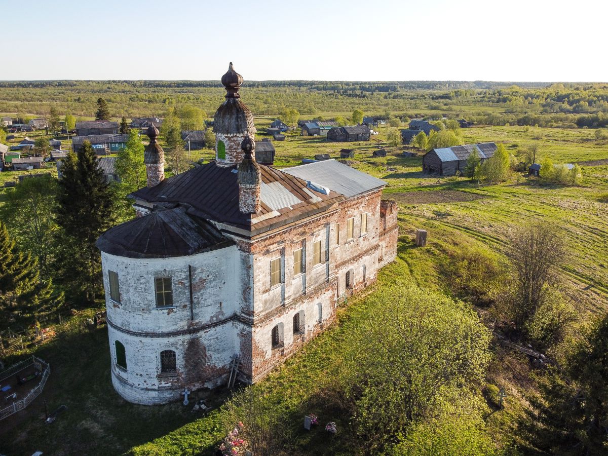 Церковь Троицы Живоначальной, Гора (Меландово) (Холмогорский район, Архангельская область). фасады