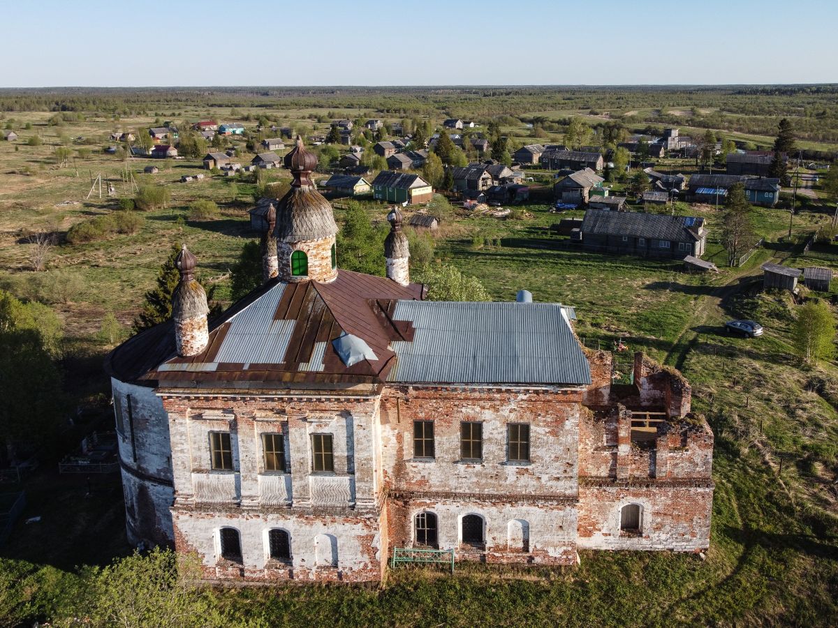 Церковь Троицы Живоначальной, Гора (Меландово) (Холмогорский район, Архангельская область). фасады