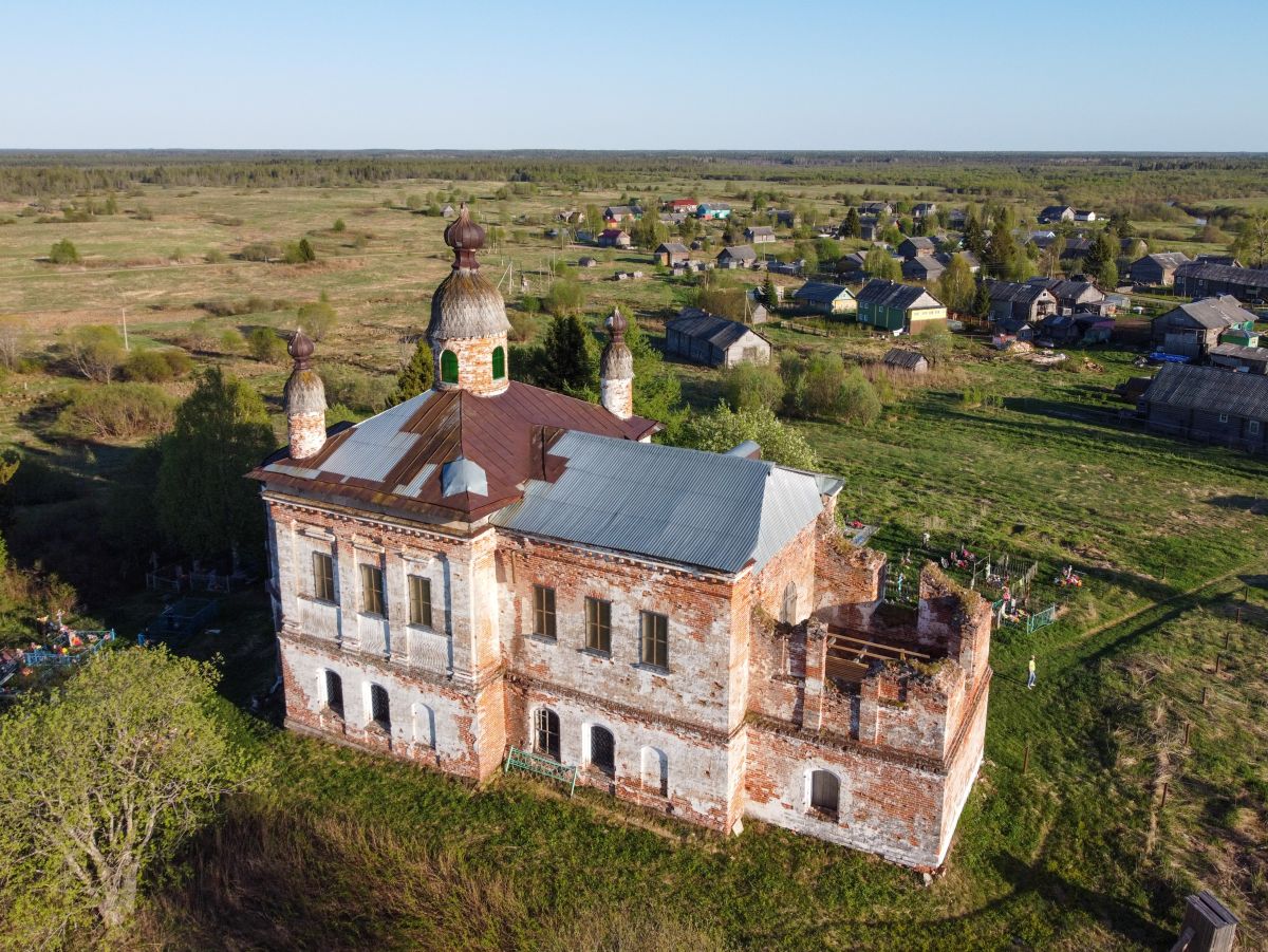 Церковь Троицы Живоначальной, Гора (Меландово) (Холмогорский район, Архангельская область). фасады