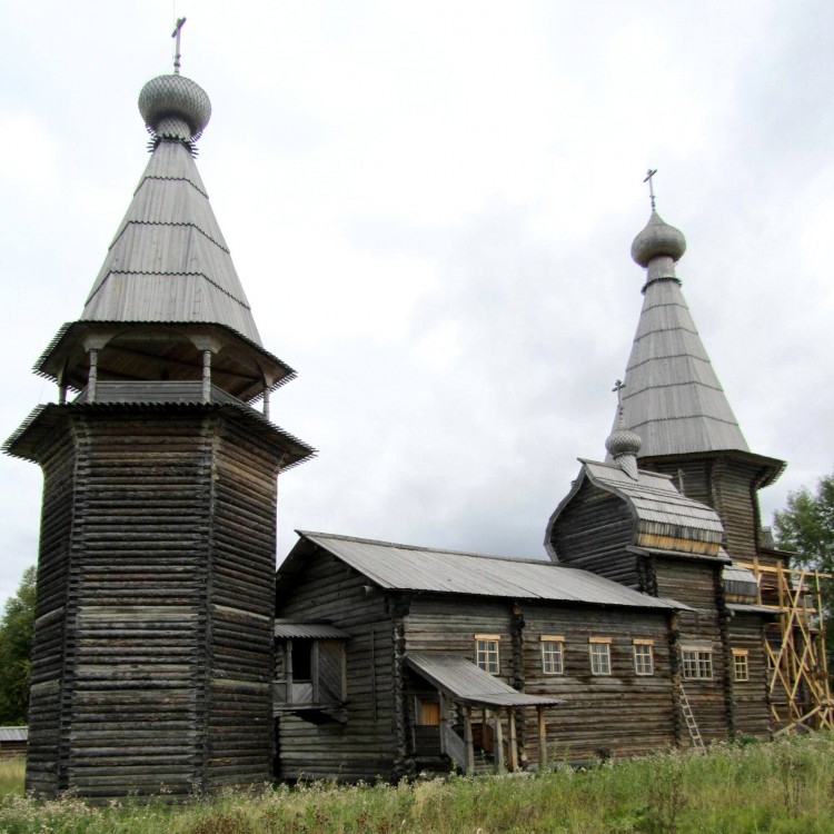 Ансамбль Почозерского погоста, Филипповская (Почозеро) (Плесецкий район, Архангельская область). фасады, вид с юго-запада