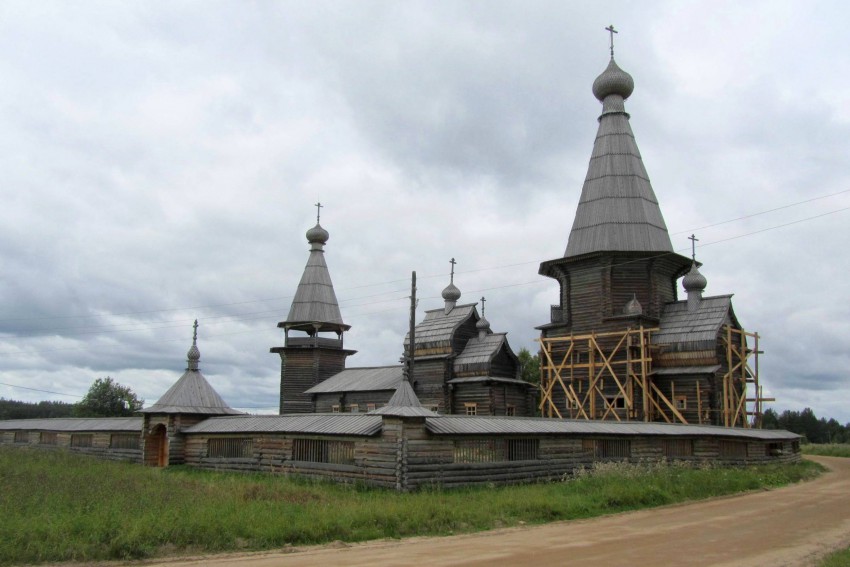 Ансамбль Почозерского погоста, Филипповская (Почозеро) (Плесецкий район, Архангельская область). фасады, вид с юго-востока
