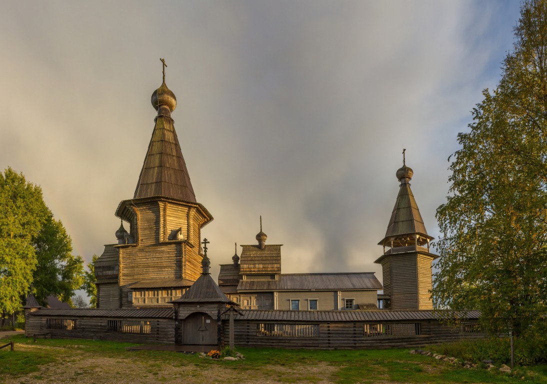 Ансамбль Почозерского погоста, Филипповская (Почозеро) (Плесецкий район, Архангельская область). фасады, Вид с севера