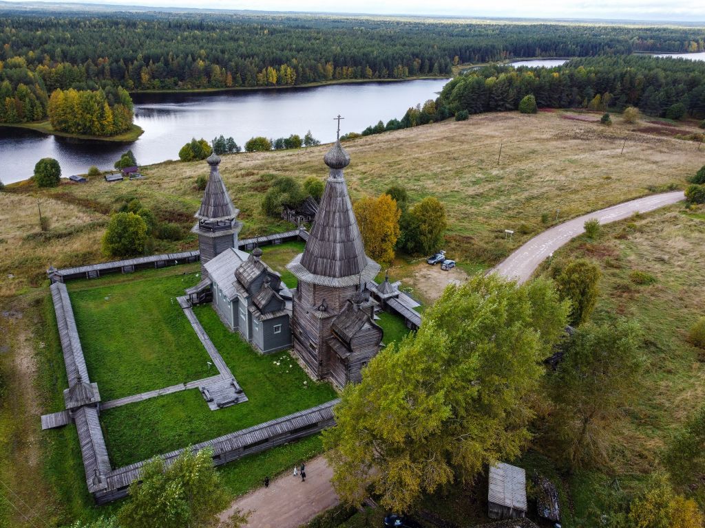 Ансамбль Почозерского погоста, Филипповская (Почозеро) (Плесецкий район, Архангельская область). общий вид в ландшафте