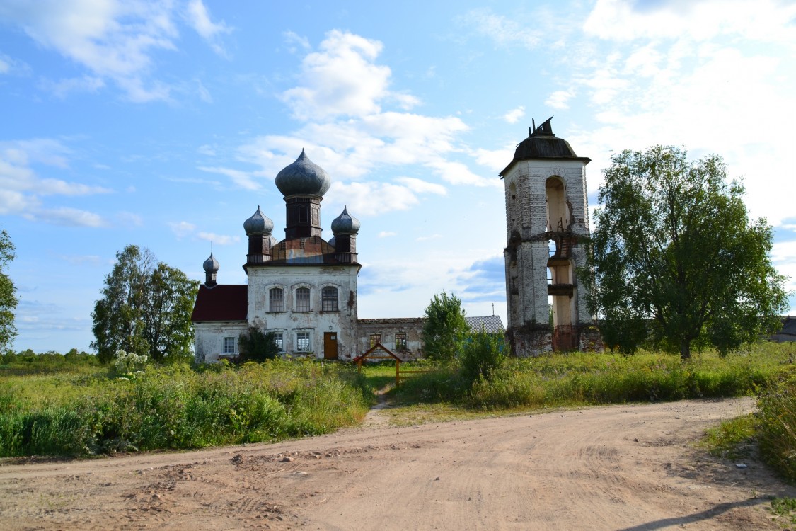 Церковь Параскевы Пятницы, Измайловская (Кенорецкая) (Плесецкий район, Архангельская область). общий вид в ландшафте