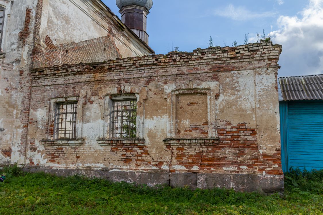 Церковь Параскевы Пятницы, Измайловская (Кенорецкая) (Плесецкий район, Архангельская область). архитектурные детали, Трапезная