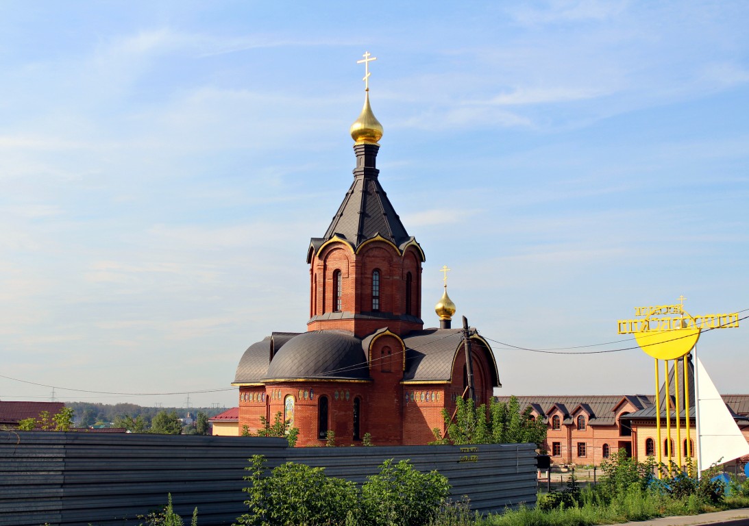 Церковь Преображения Господня, Пирогово (Мытищинский городской округ и гг. Долгопрудный, Лобня, Московская область). общий вид в ландшафте