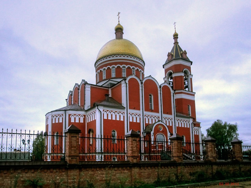 Церковь Троицы Живоначальной (новая), Карабаново (Александровский район, Владимирская область). общий вид в ландшафте