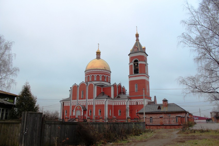 Карабаново. Церковь Троицы Живоначальной (новая). общий вид в ландшафте, Вид с северо-запада