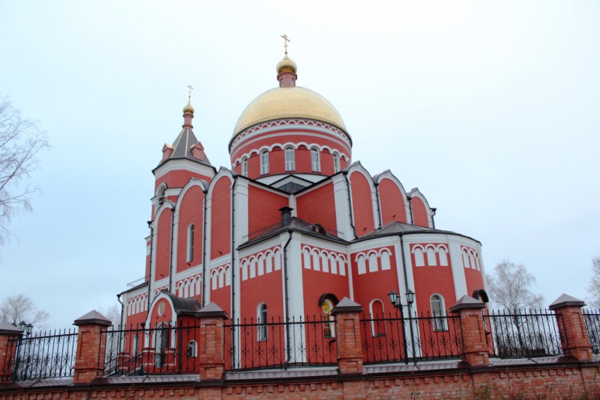 Карабаново. Церковь Троицы Живоначальной (новая). общий вид в ландшафте, Вид с юго-востока