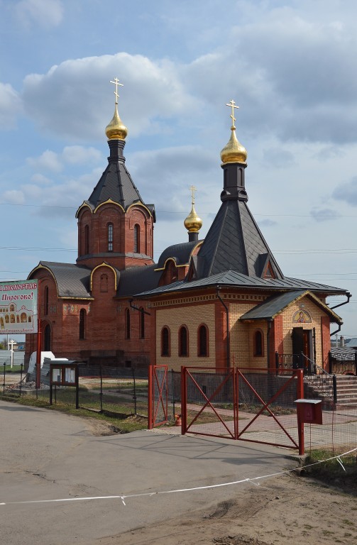 Церковь Казанской иконы Божией Матери, Пирогово (Мытищинский городской округ и гг. Долгопрудный, Лобня, Московская область). фасады, общий вид храма и часовни