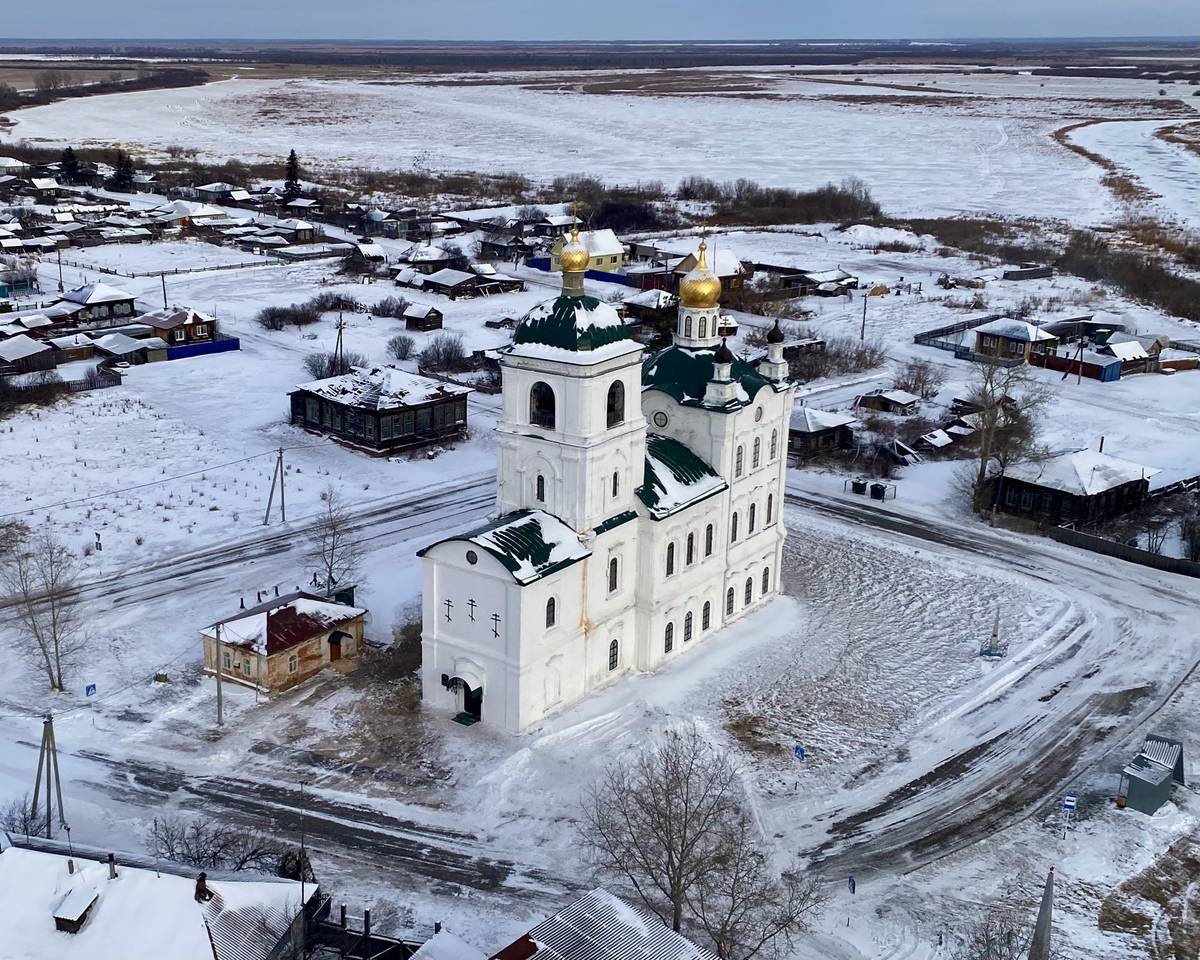 Вид с ЮЗ, общий вид в ландшафте. Церковь Савватия Соловецкого и Николая Чудотворца, Усть-Суерское (Белозерский район, Курганская область)