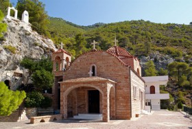 Лутраки (Λουτράκι). Монастырь Патапия Фивского