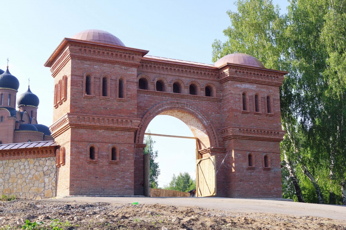 Успенский Георгиевский монастырь, Уса-Степановка (Благовещенский район, Республика Башкортостан). архитектурные детали, Южные врата.
