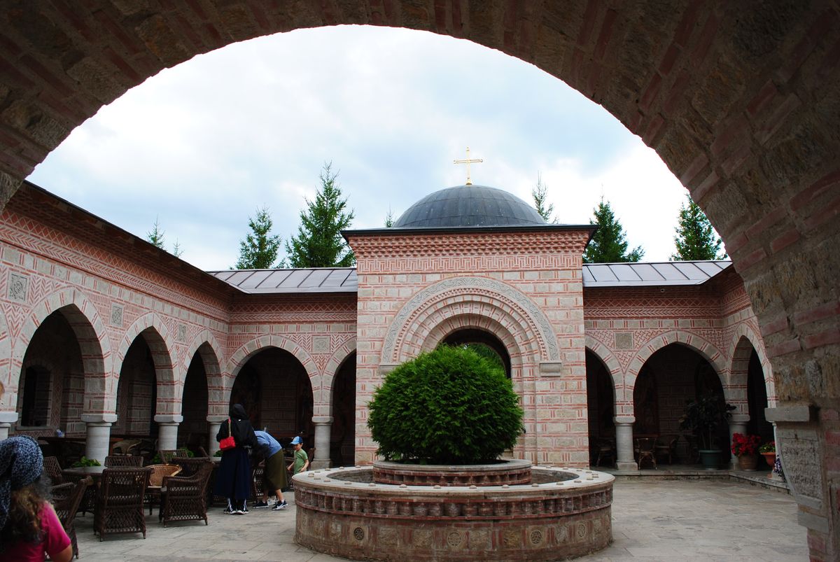 Успенский Георгиевский монастырь, Уса-Степановка (Благовещенский район, Республика Башкортостан). дополнительная информация, Монастырский дворик.