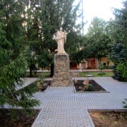 Троицкий монастырь, скульптура к востоку от Ильинской церквитерритории, Лебедянь, Лебедянский район, Липецкая область