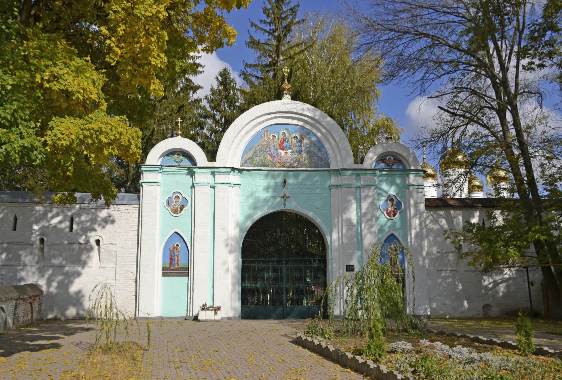 Троицкий монастырь, Лебедянь (Лебедянский район, Липецкая область). дополнительная информация, Ворота монастыря