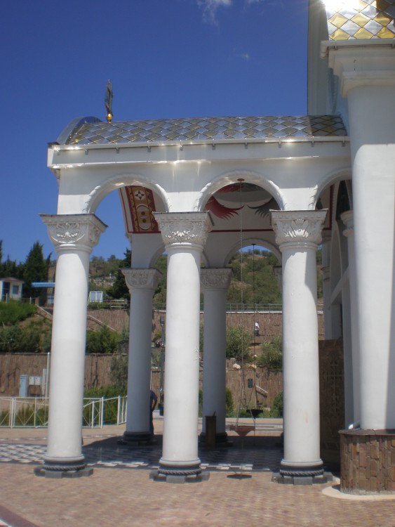 Церковь Николая Чудотворца, Малореченское (Алушта, город, Республика Крым). архитектурные детали