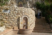 Лутраки (Λουτράκι). Монастырь Патапия Фивского